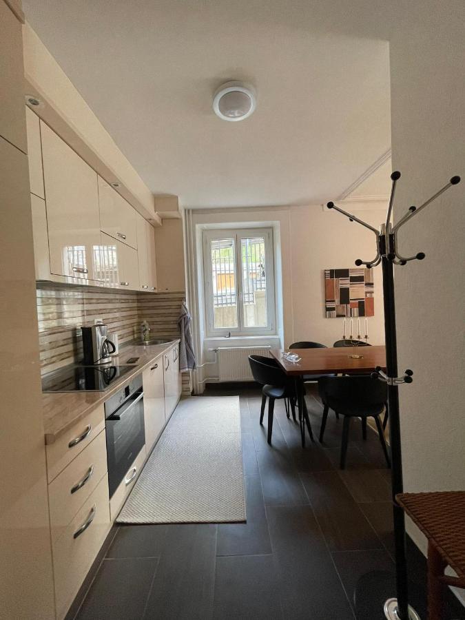 Appartement Luna Avec Parking Couvert Prive Le Locle Exterior photo