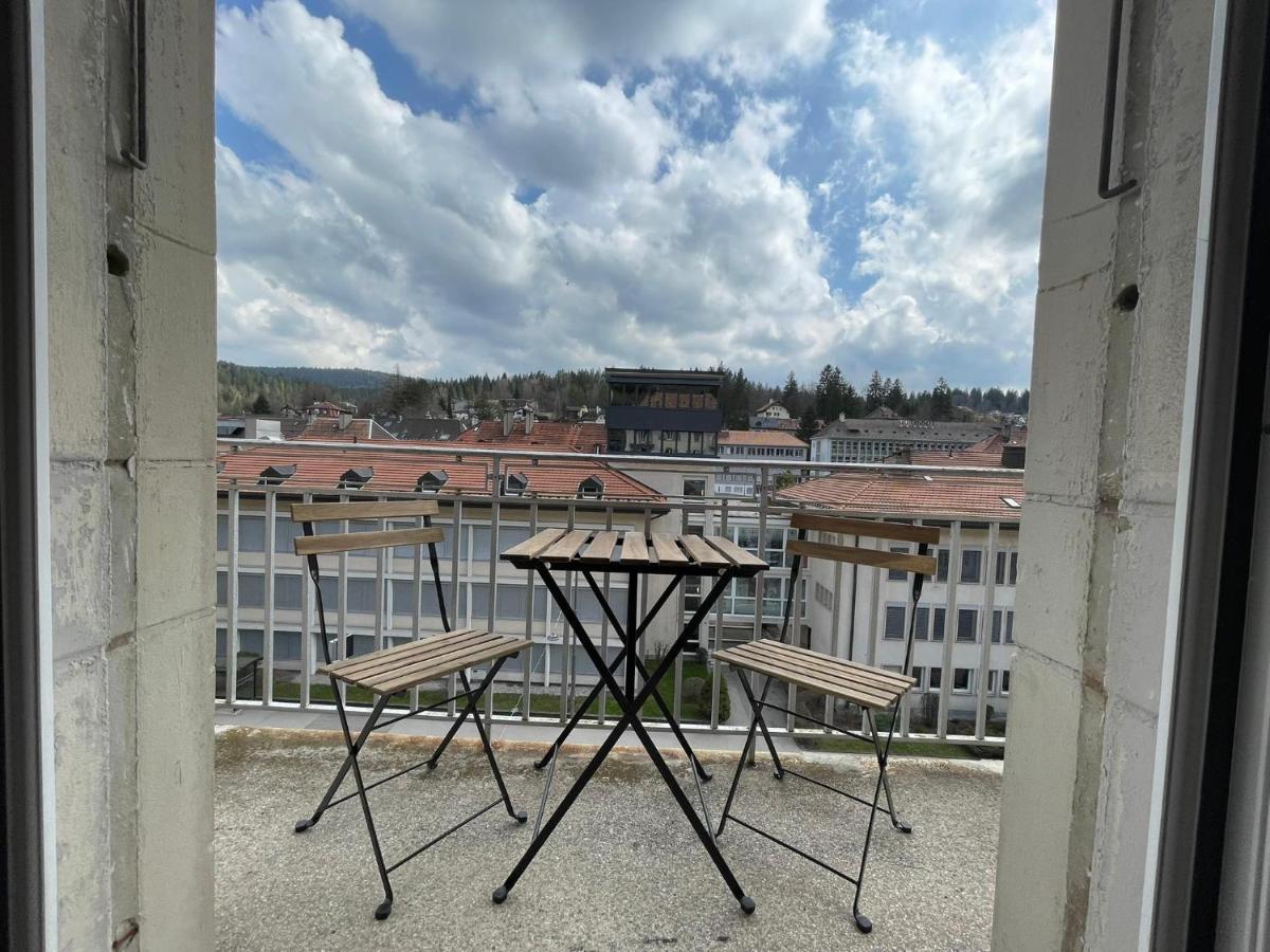 Appartement Luna Avec Parking Couvert Prive Le Locle Exterior photo