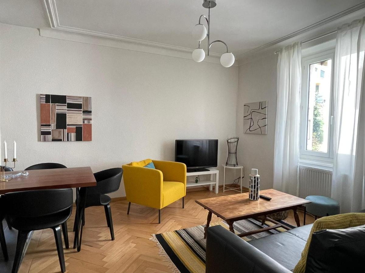 Appartement Luna Avec Parking Couvert Prive Le Locle Exterior photo